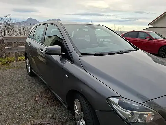Mercedes-Benz B 180 D 2012 photo 3