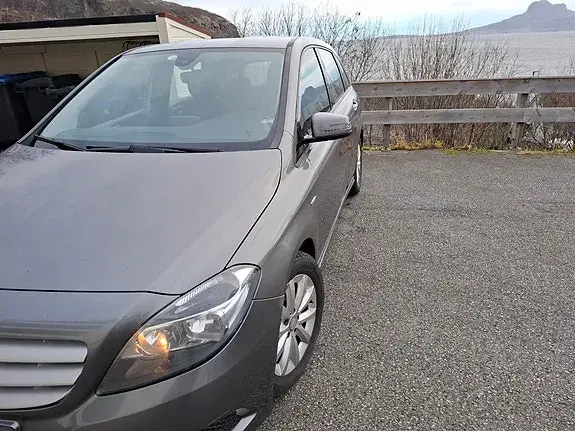 Mercedes-Benz B 180 D 2012 photo 4