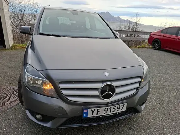 Mercedes-Benz B 180 D 2012 photo 2