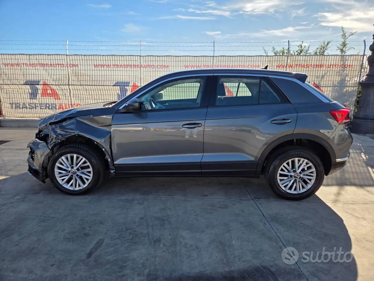 Volkswagen T-Roc 2021 photo 2