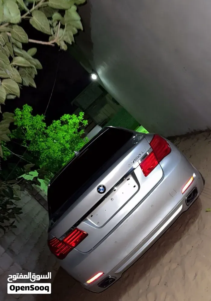 BMW 7 Series 2012 photo 4