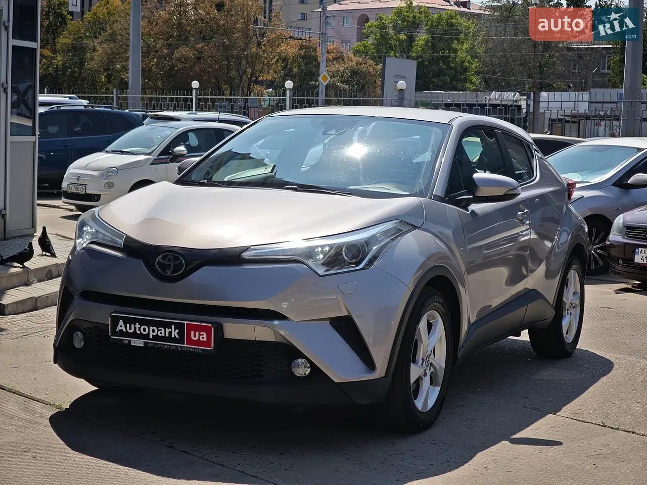 Toyota C-Hr 2019 photo 2