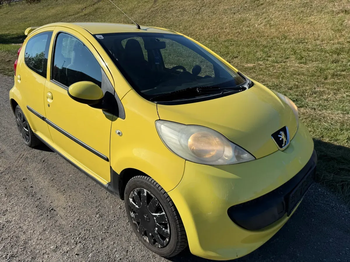 Peugeot 107 2006 photo 2