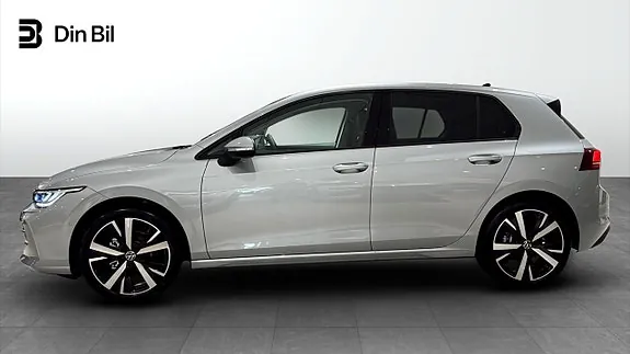 Volkswagen Golf I 2026 photo 2