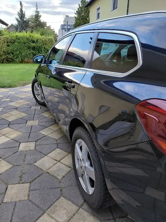 Opel Astra 2015 photo 2