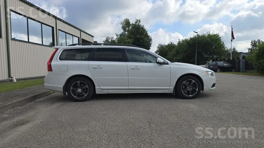 Volvo V70 2011 photo 4