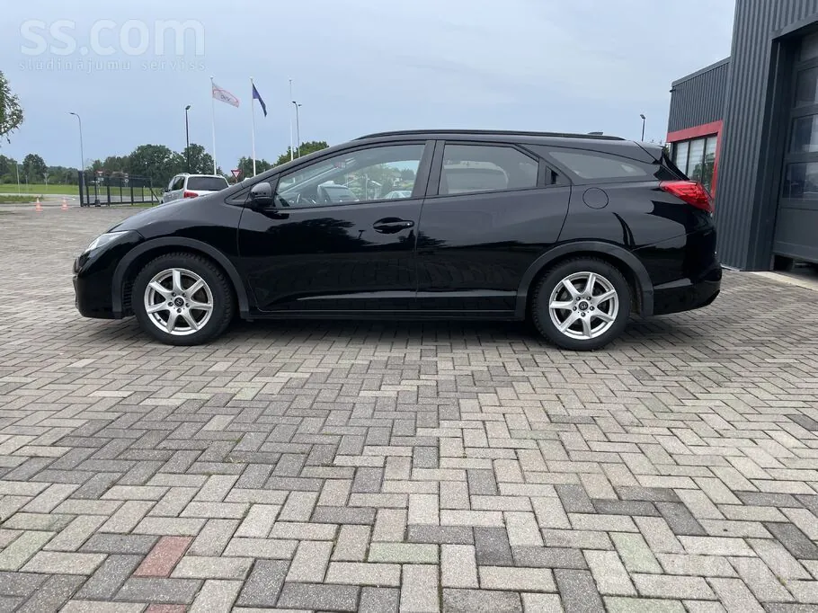 Honda Civic Tourer 2015 photo 2