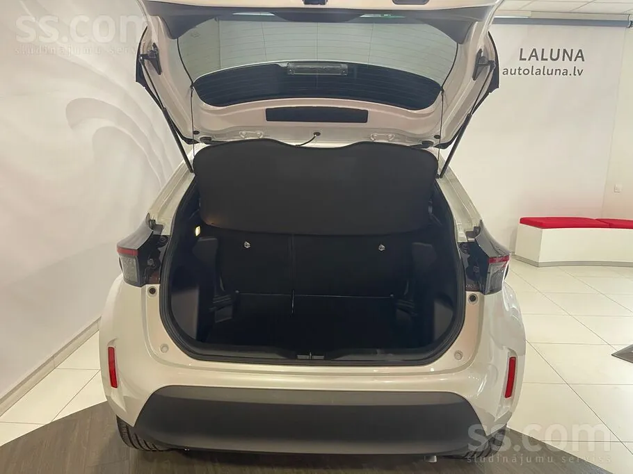 Toyota Yaris 2023 photo 4