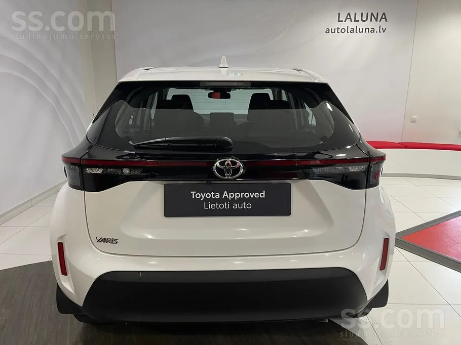 Toyota Yaris 2023 photo 3