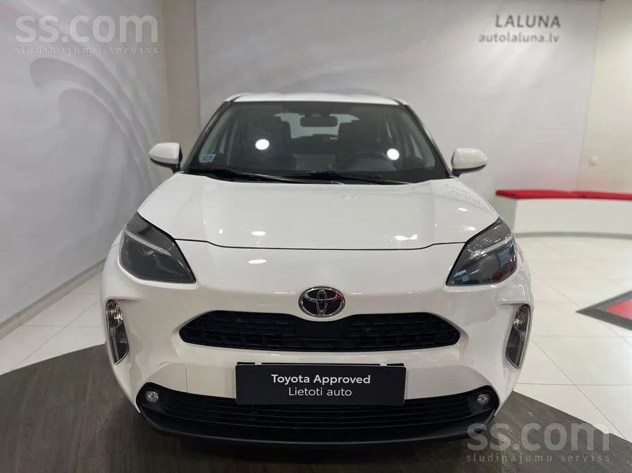 Toyota Yaris 2023 photo 2