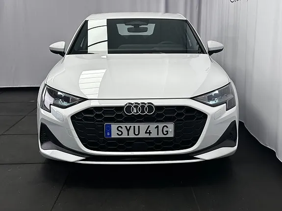 Audi A3 2027 photo 2