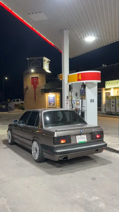 BMW 3 Series 1988 photo 2