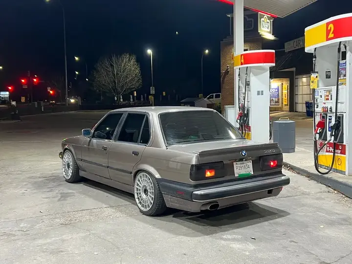 BMW 3 Series 1988 photo 4