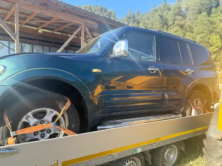 Mitsubishi Pajero 2000 photo 3