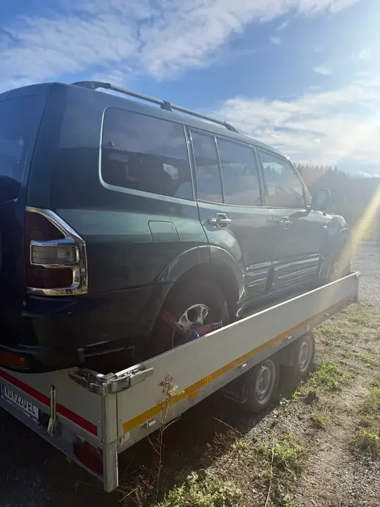 Mitsubishi Pajero 2000 photo 2