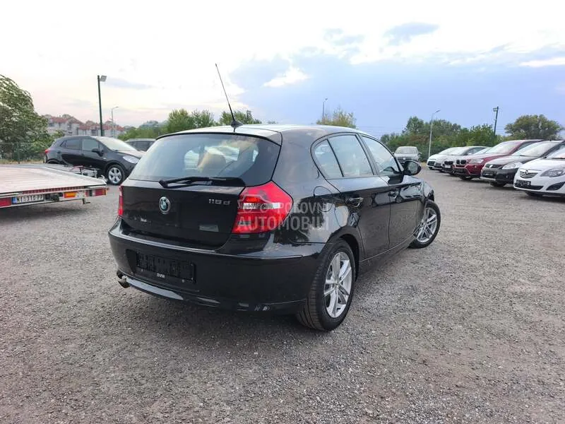BMW 118 2010 photo 2