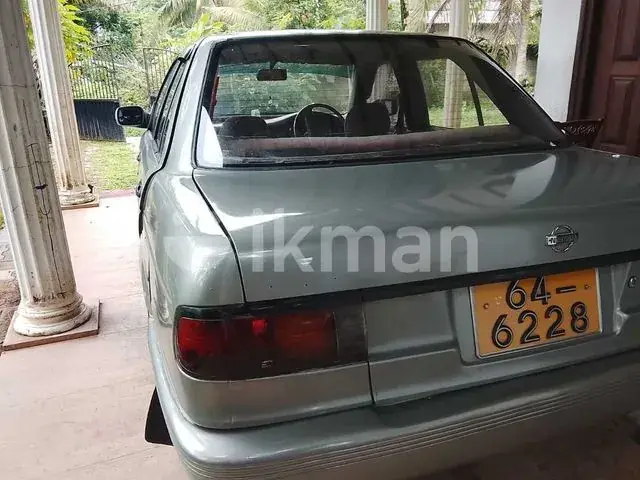 Nissan Sunny 1995 photo 4