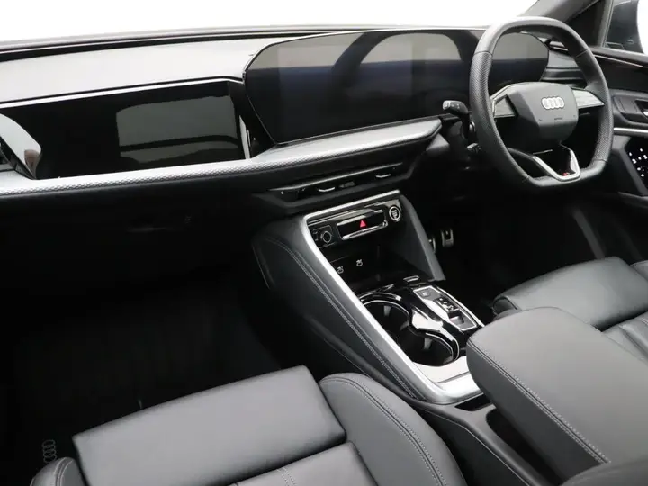 Audi Q5 2025 photo 2