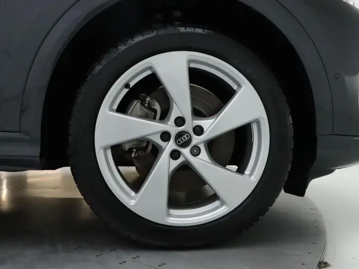 Audi Q5 2025 photo 5