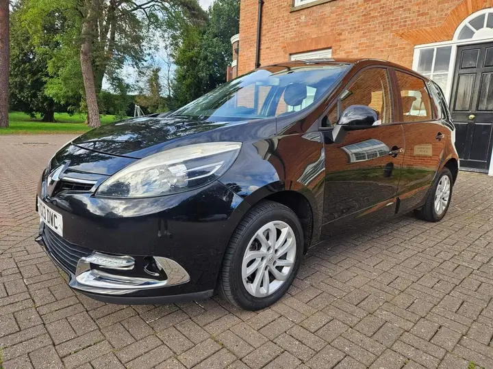 Renault Scenic 2013 photo 2
