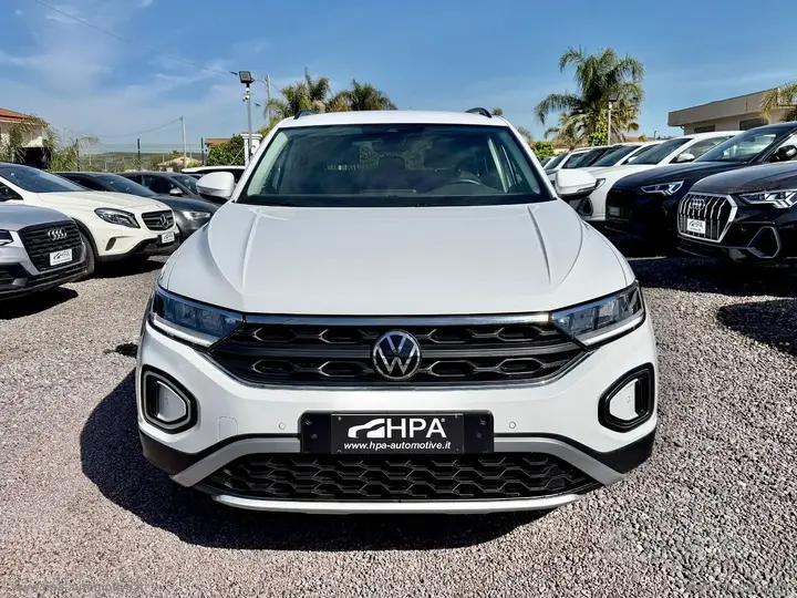 Volkswagen T-Roc 2022 photo 2