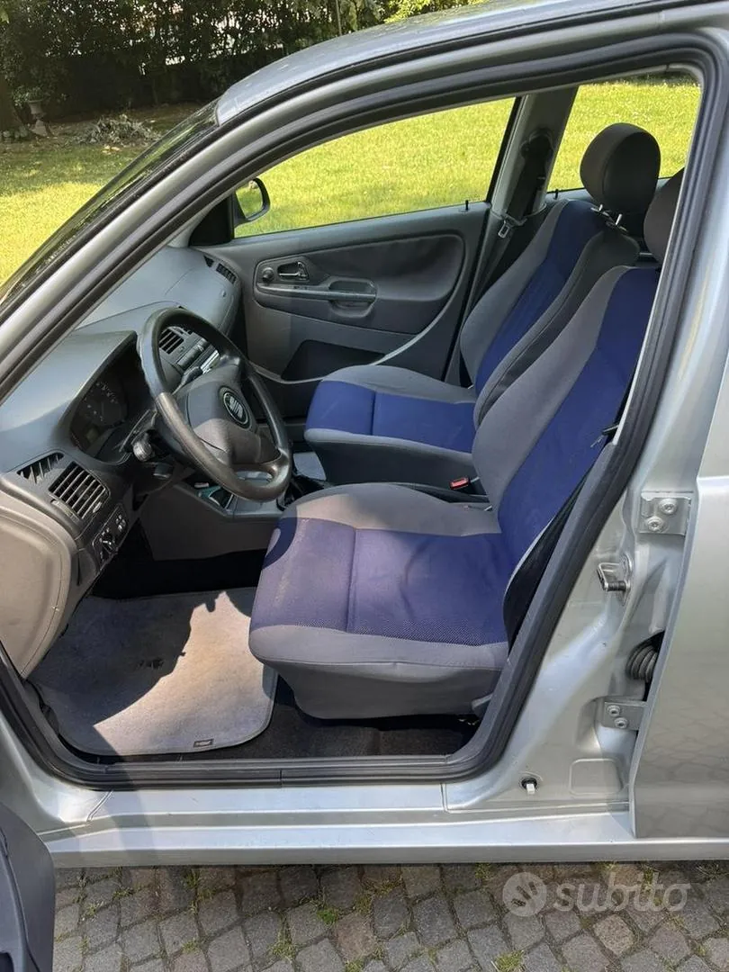 Seat Ibiza 2001 photo 5