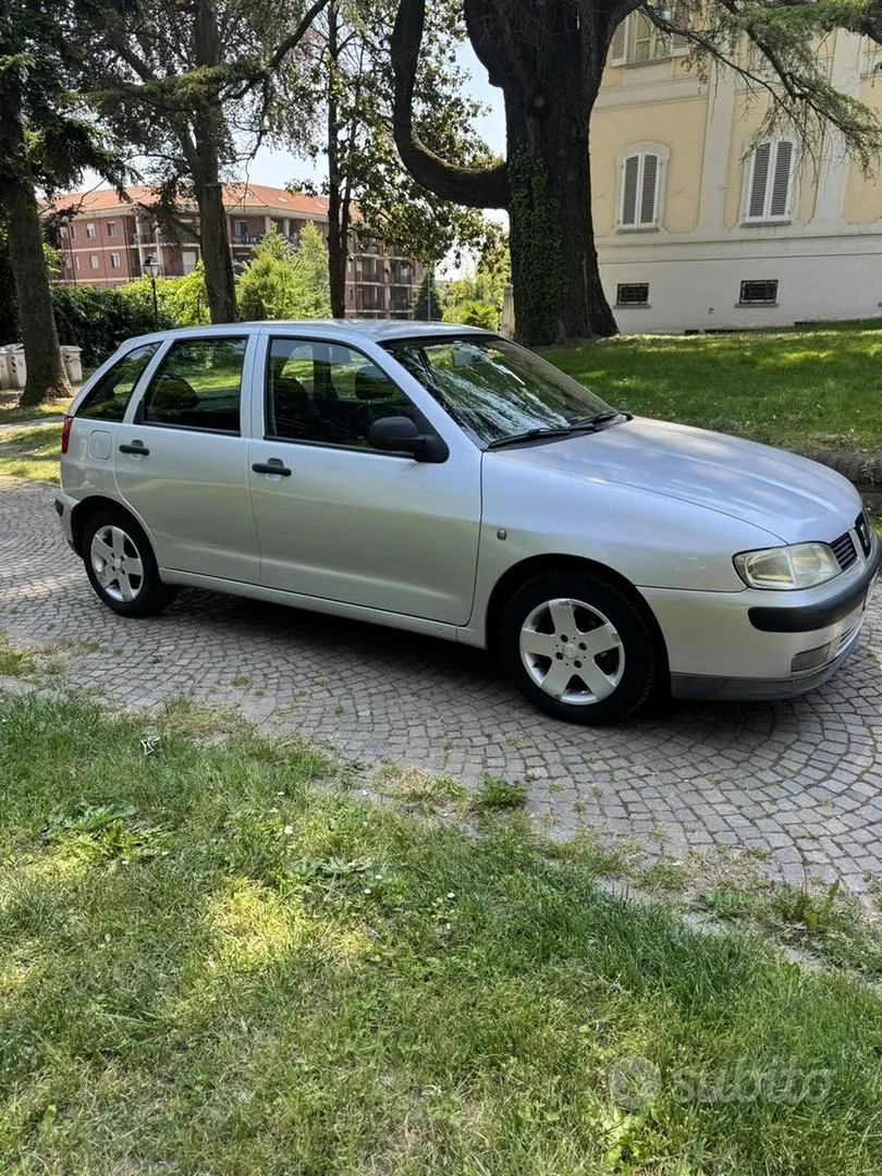 Seat Ibiza 2001 photo 2