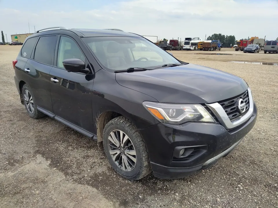 Nissan Pathfinder 2019 photo 2