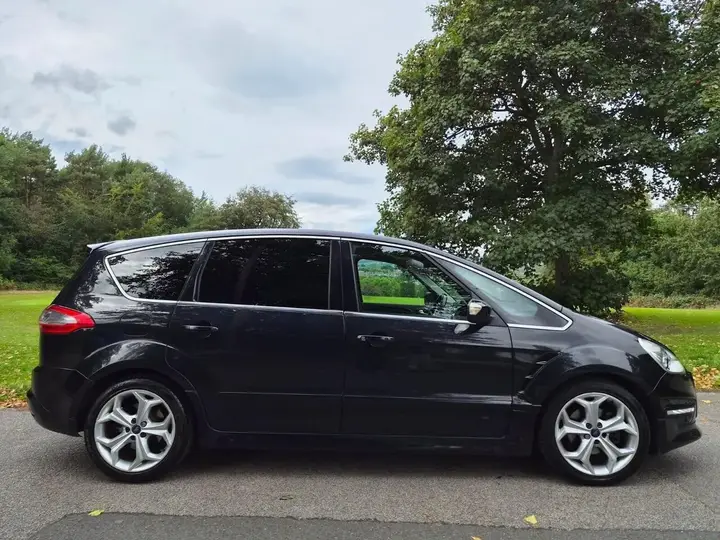 Ford S-Max 2013 photo 2