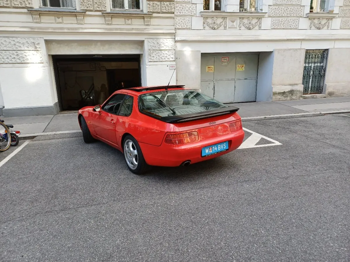 Porsche 968