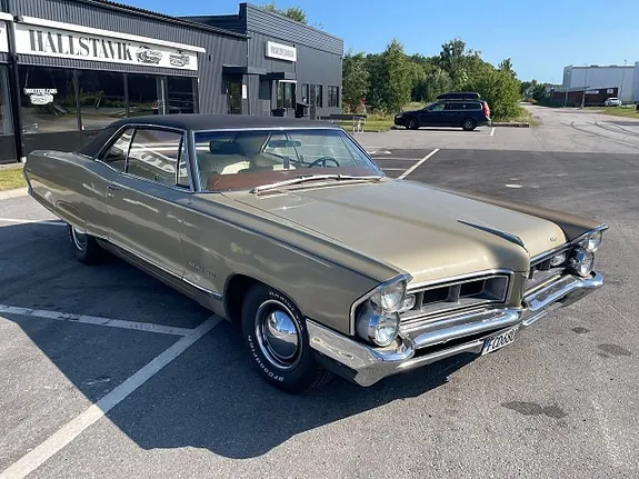 Pontiac Grand Prix 1965 photo 3