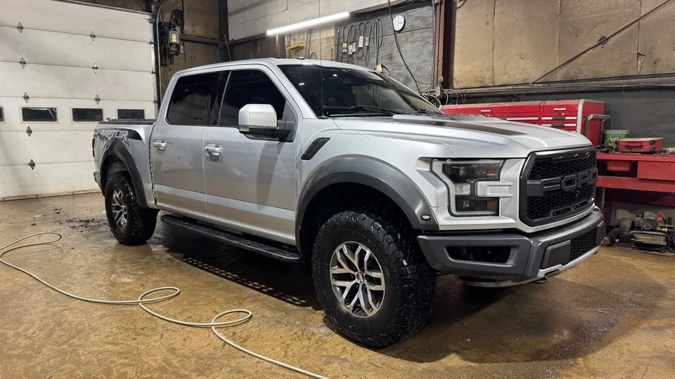 Ford F-150 Raptor 2017 photo 2