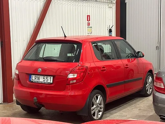 Skoda Fabia 2011 photo 2