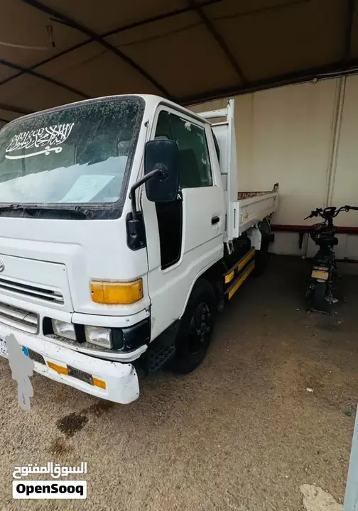 Daihatsu Yrv