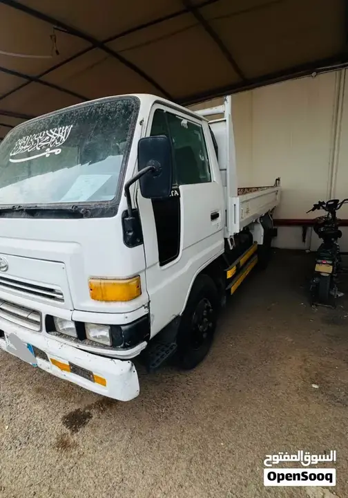 Daihatsu Yrv 2006 photo 2