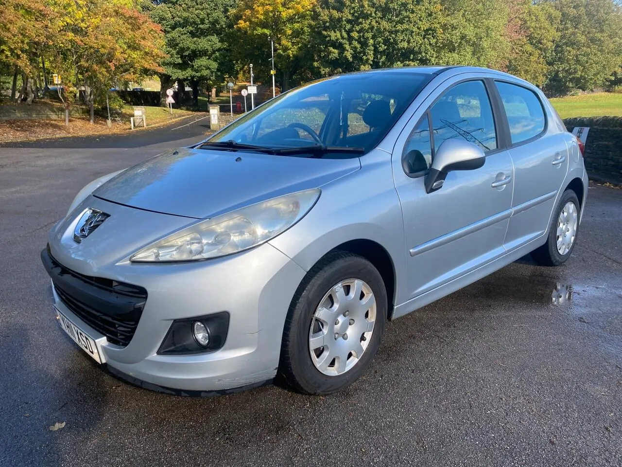 Peugeot 207 2011 photo 3