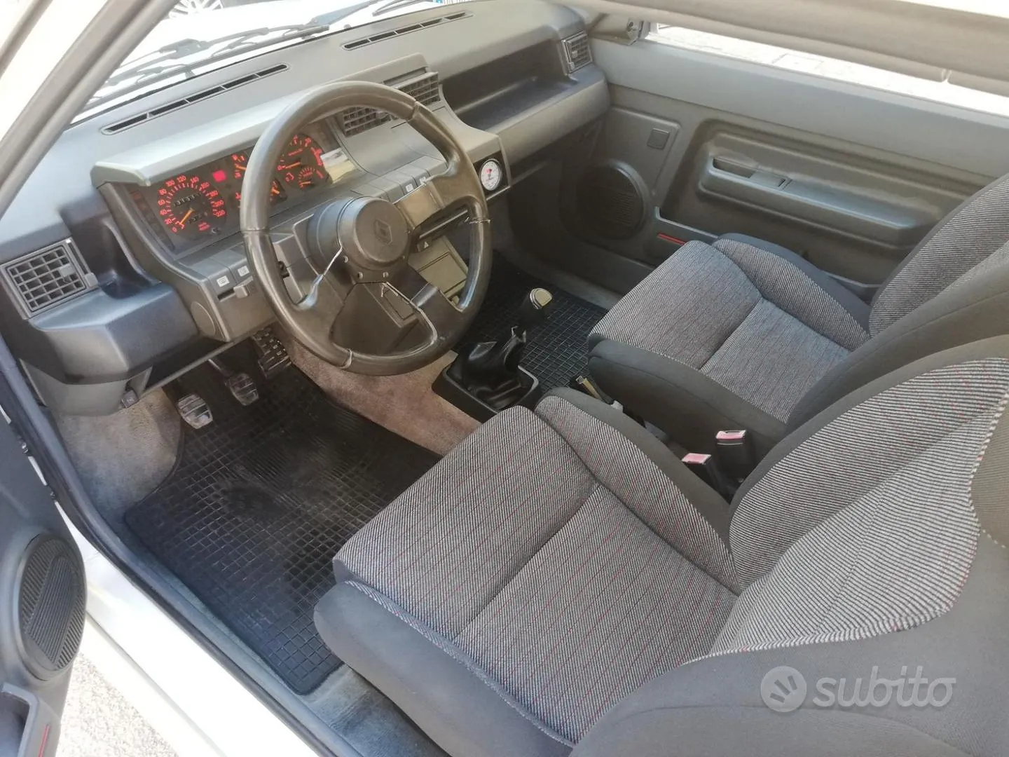 Renault 5 Gt Turbo 1986 photo 5