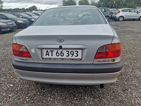 Toyota Avensis 1998 photo 5