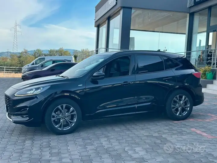 Ford Kuga 2023 photo 2