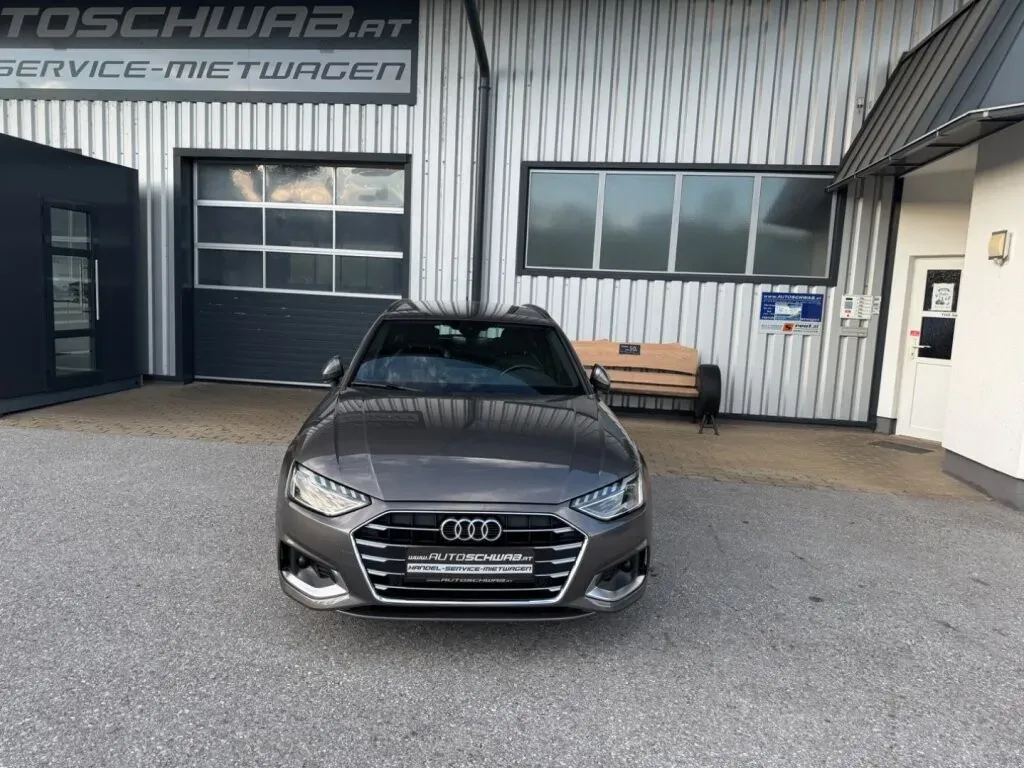 Audi A4 2022 photo 2