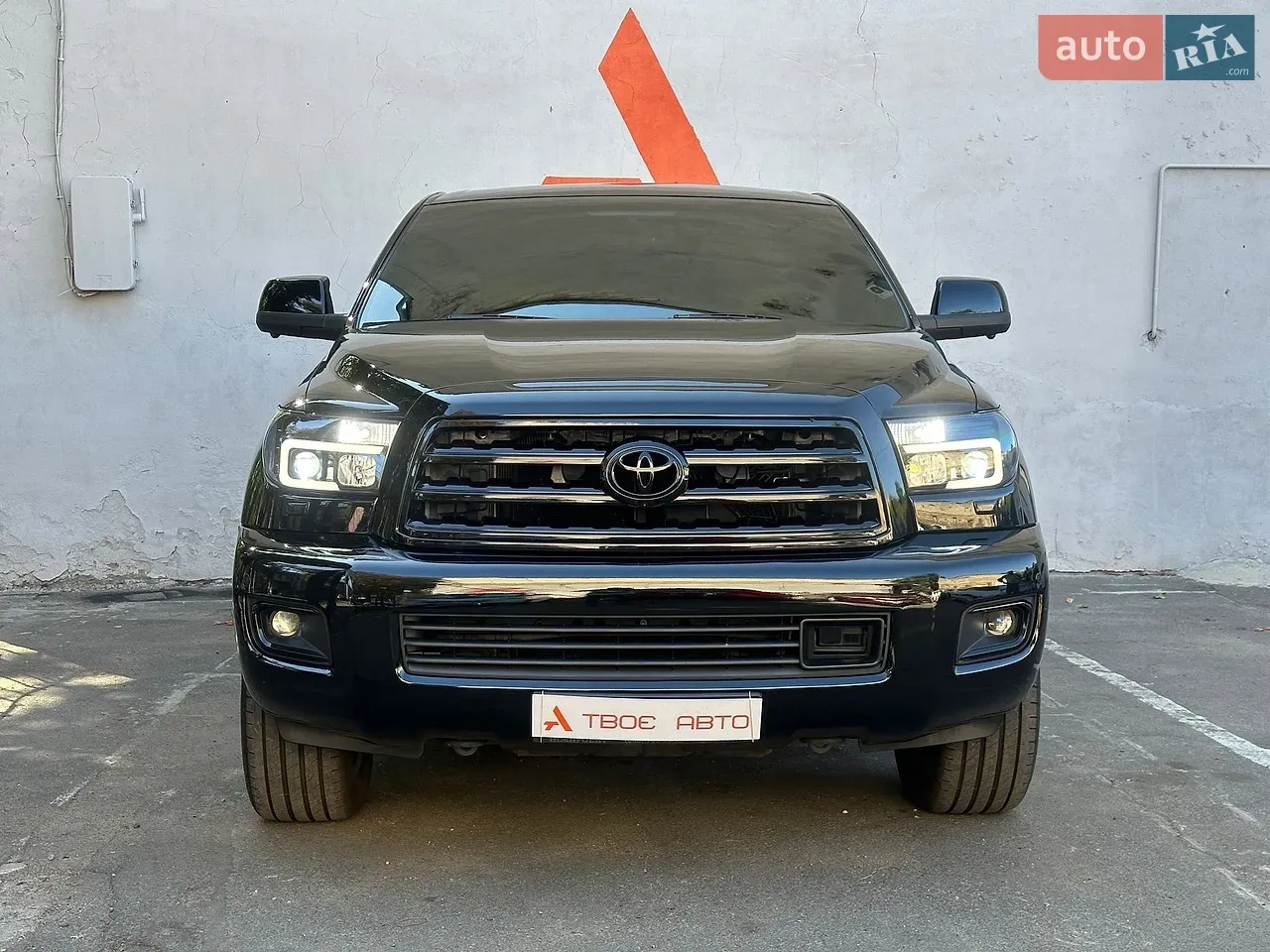 Toyota Sequoia 2015 photo 2