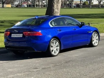 Jaguar Xe 2017 photo 4