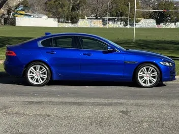 Jaguar Xe 2017 photo 3