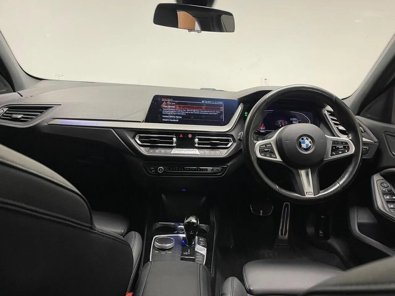 BMW 1 Series 2023 photo 5