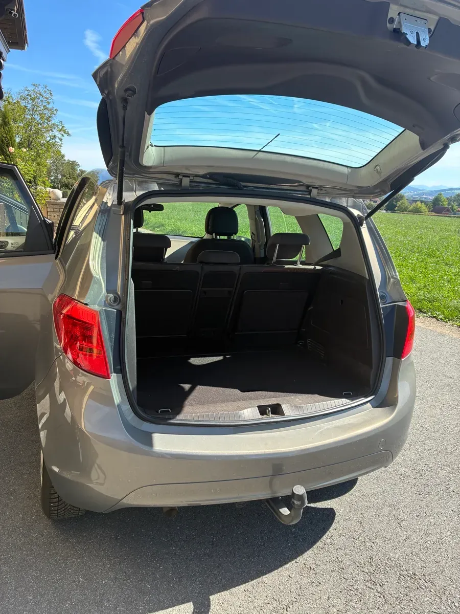 Opel Meriva 2011 photo 2