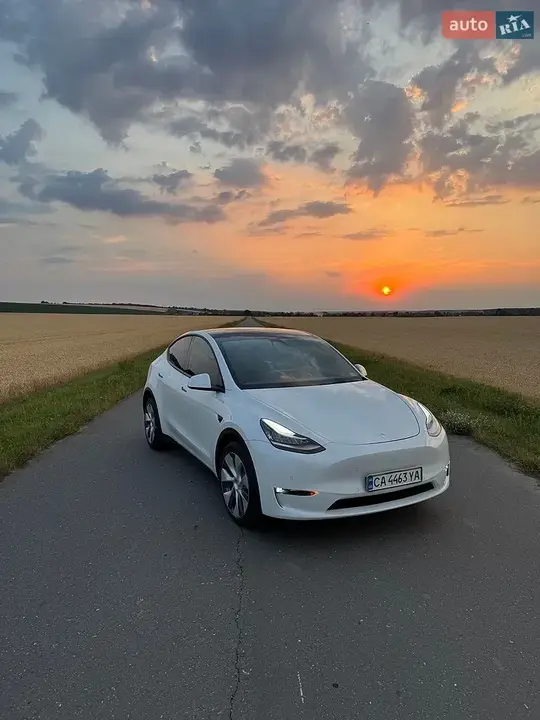 Tesla Model Y 2020 photo 2