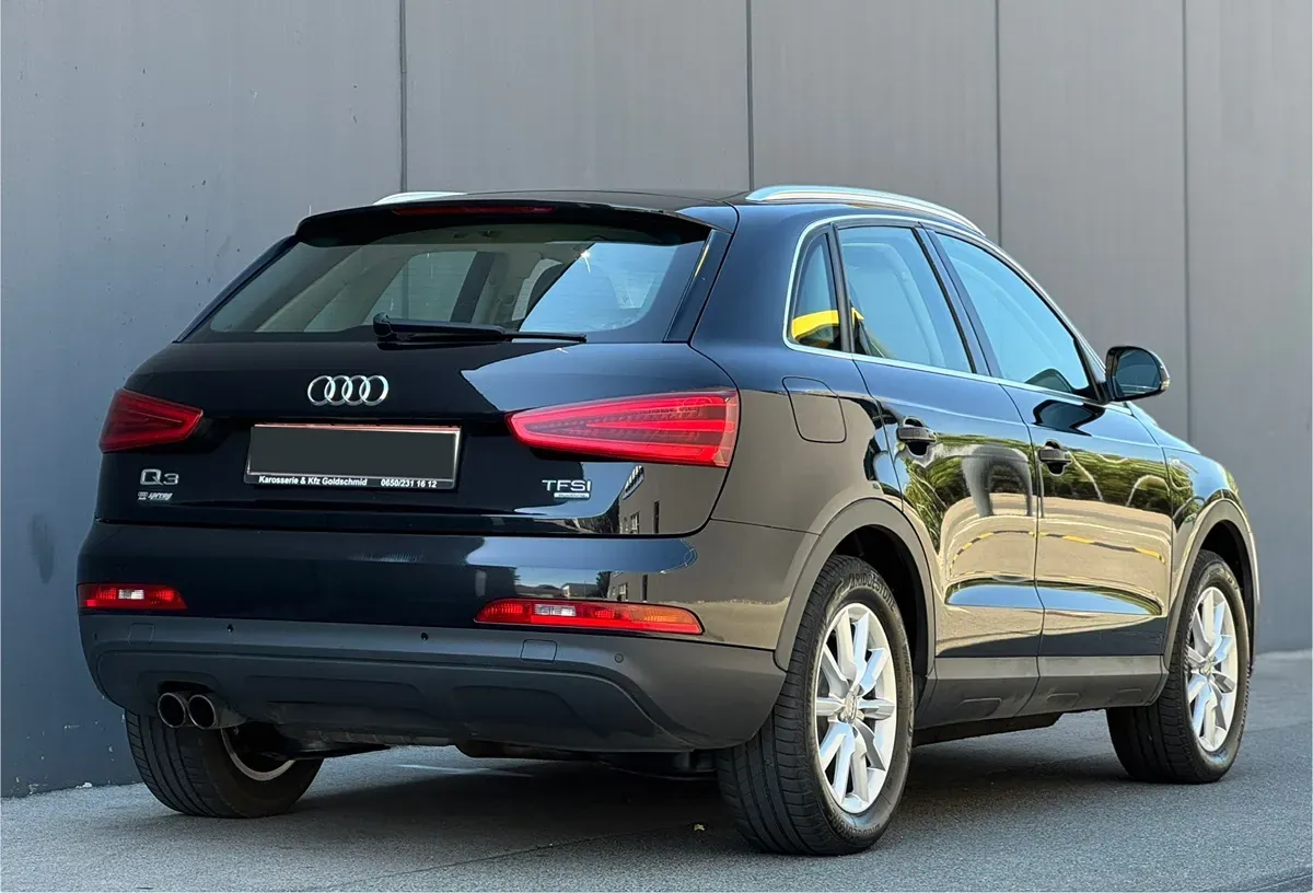 Audi Q3 2012 photo 2