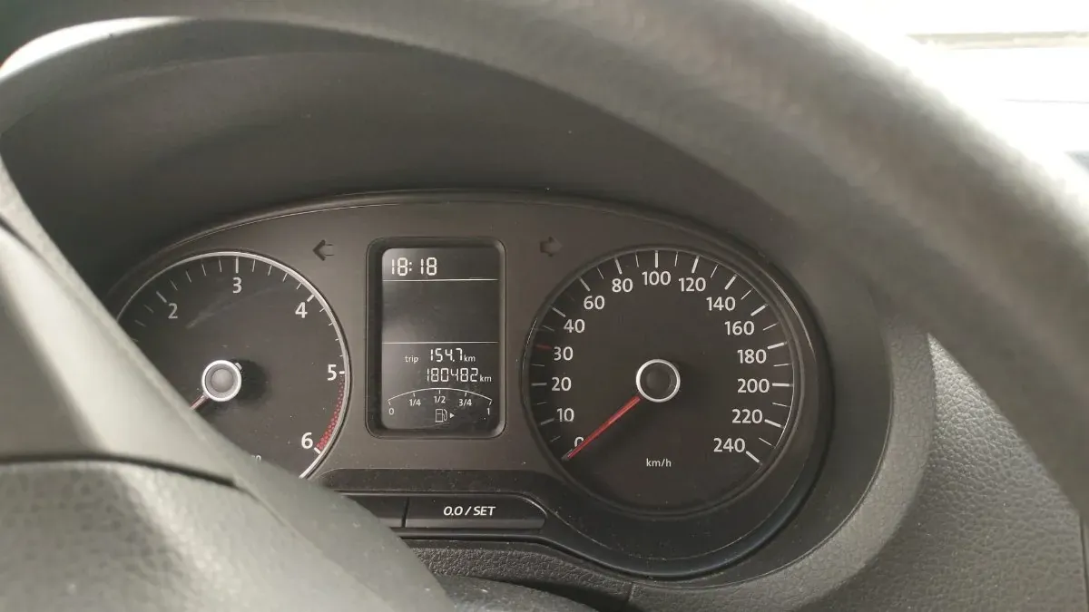 Volkswagen Polo 2012 photo 2