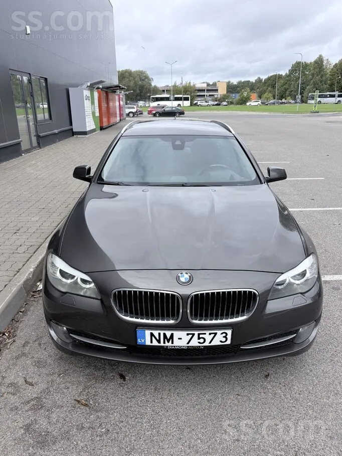 BMW 530 2012 photo 4