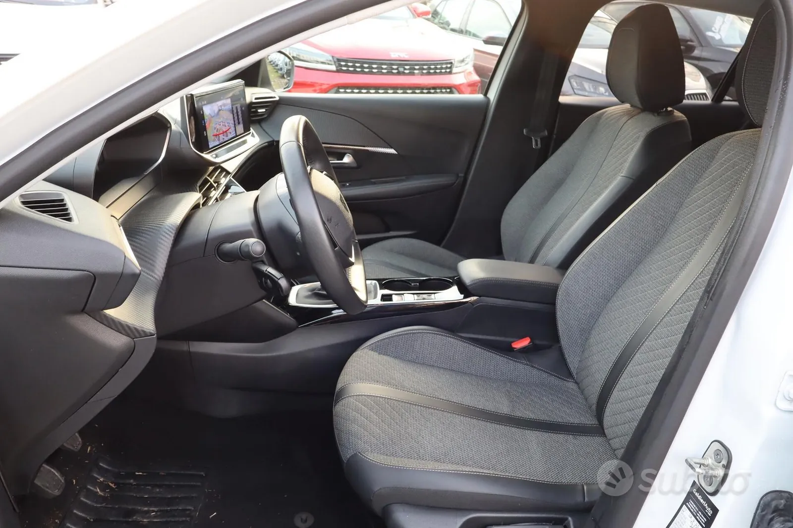 Peugeot 208 2024 photo 5